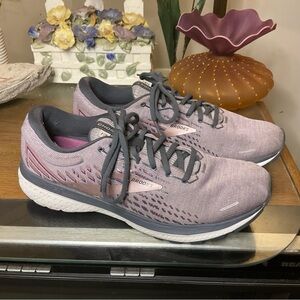 BROOKS WOMENS GHOST 13 RUNNING SHOES SZ 11